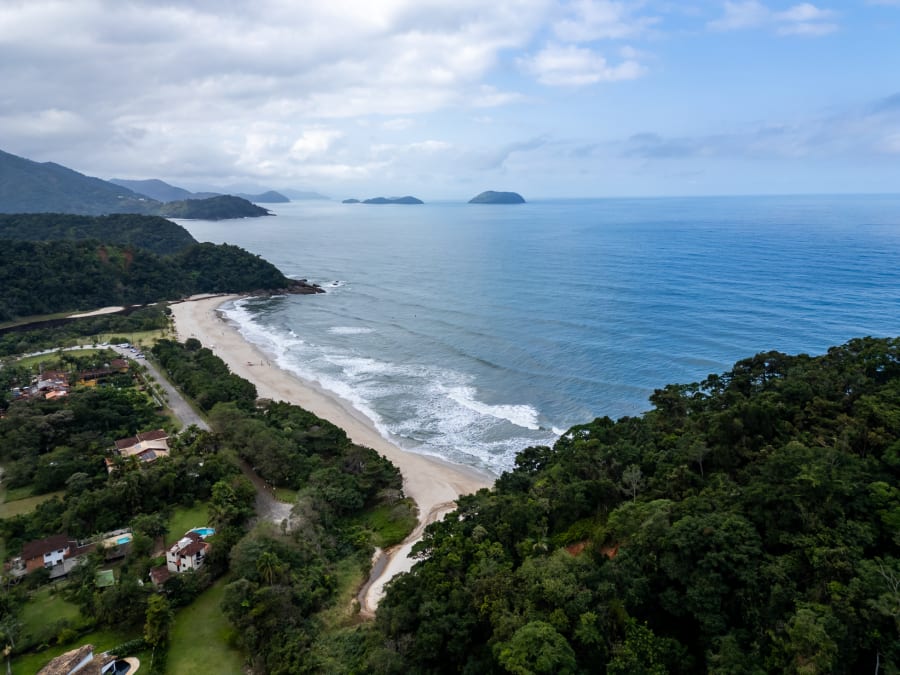 Casa a poucos passos da praia da Juréia – São Sebastião