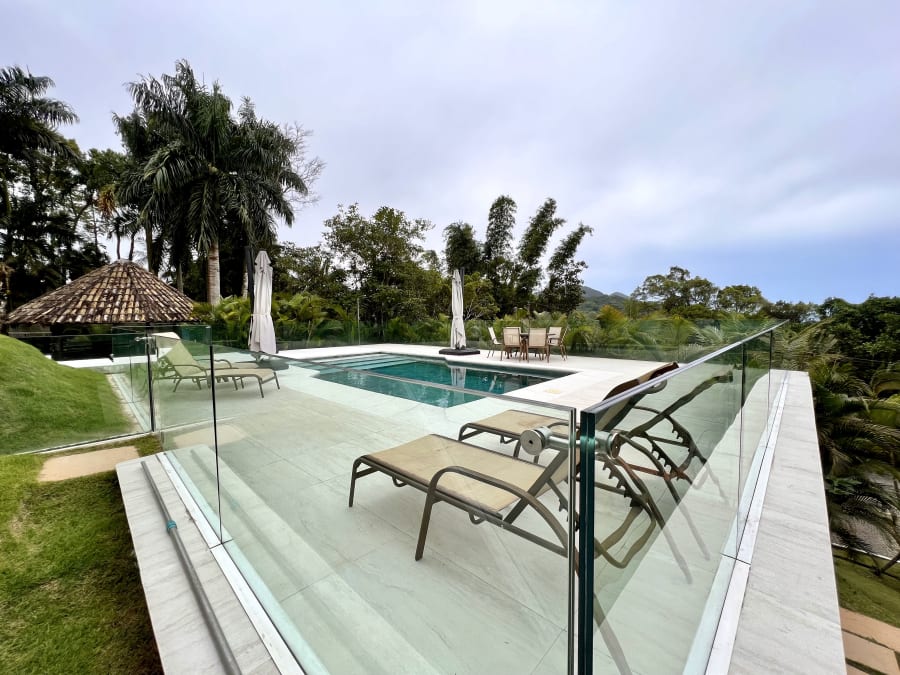 Casa de luxo com vista para o mar no Condomínio São Pedro, Guarujá