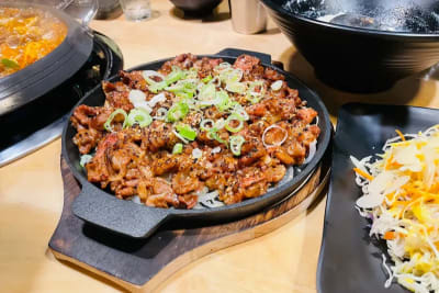 Nhà hàng được đánh giá 4.5+ trên Google Maps, được người địa phương khuyên dùng