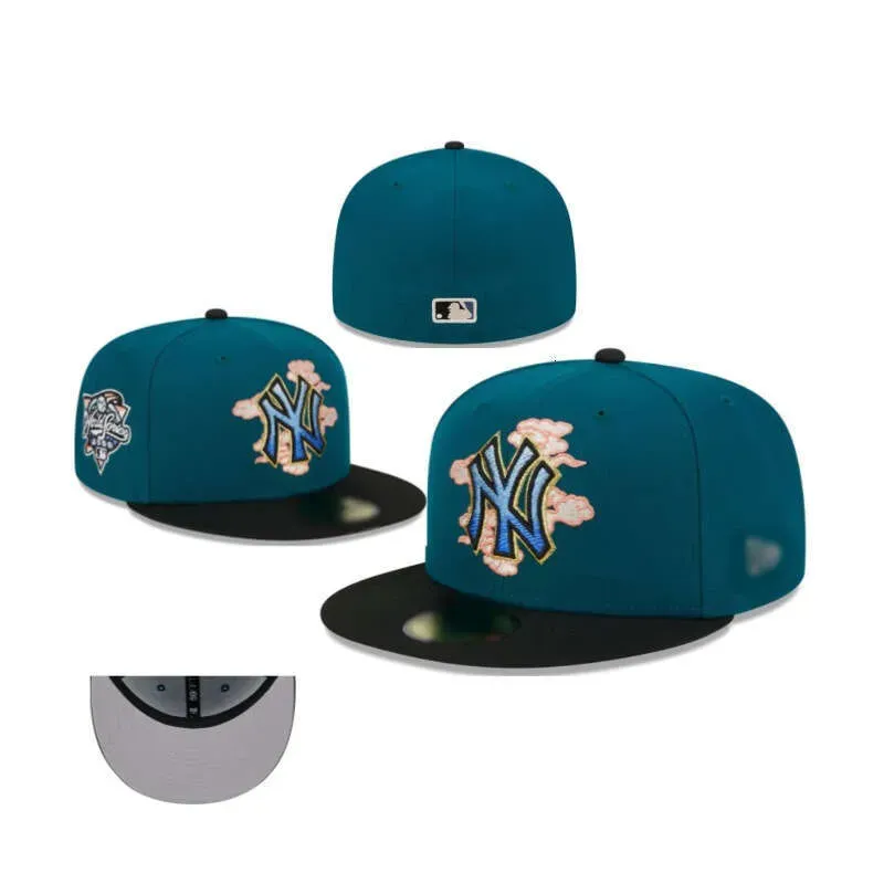 New York Yankees Cloud Spiral 59FIFTY fitted cap.