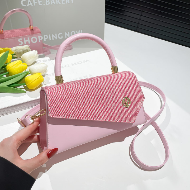 Diamond-Encrusted Bag - Pink