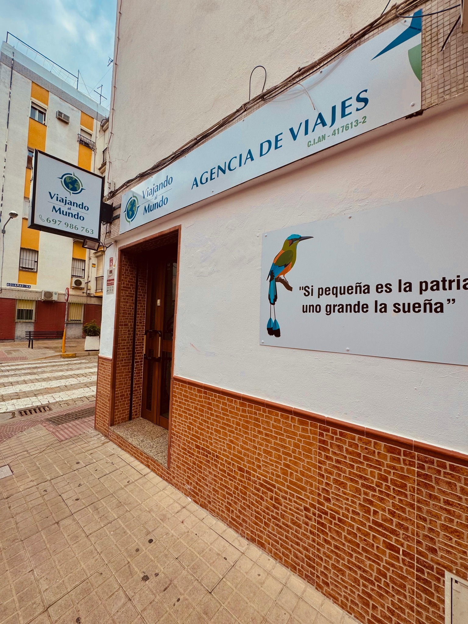 Fachada Viajando al Mundo