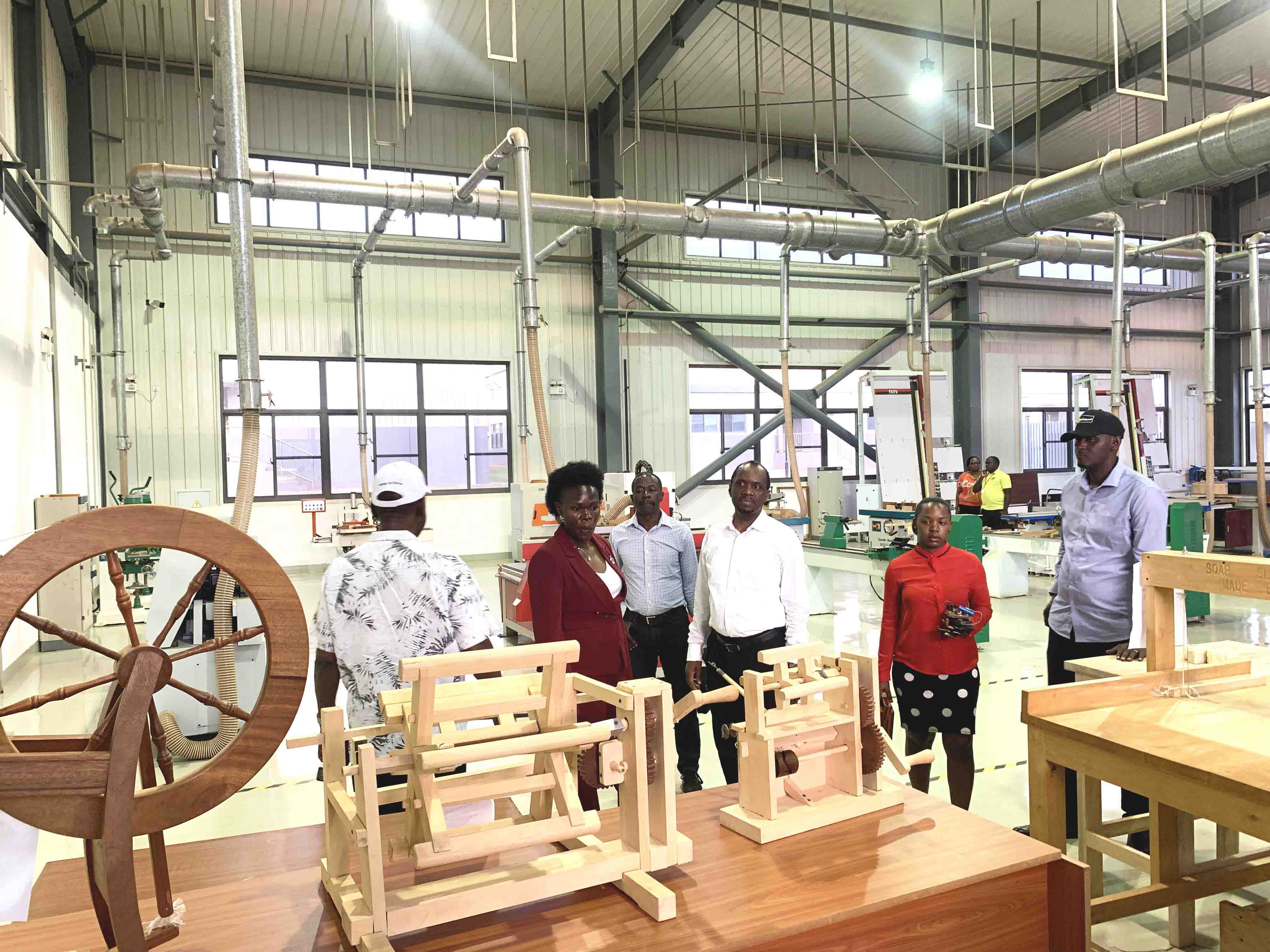 Hon Anite Visits UIRI MMISDC gallery image 4