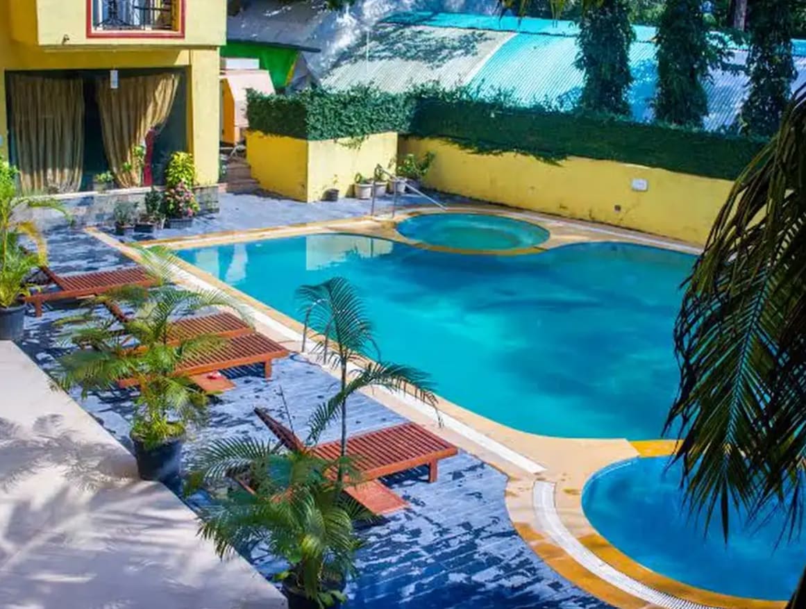 Meraden La Oasis, Flea, North Goa