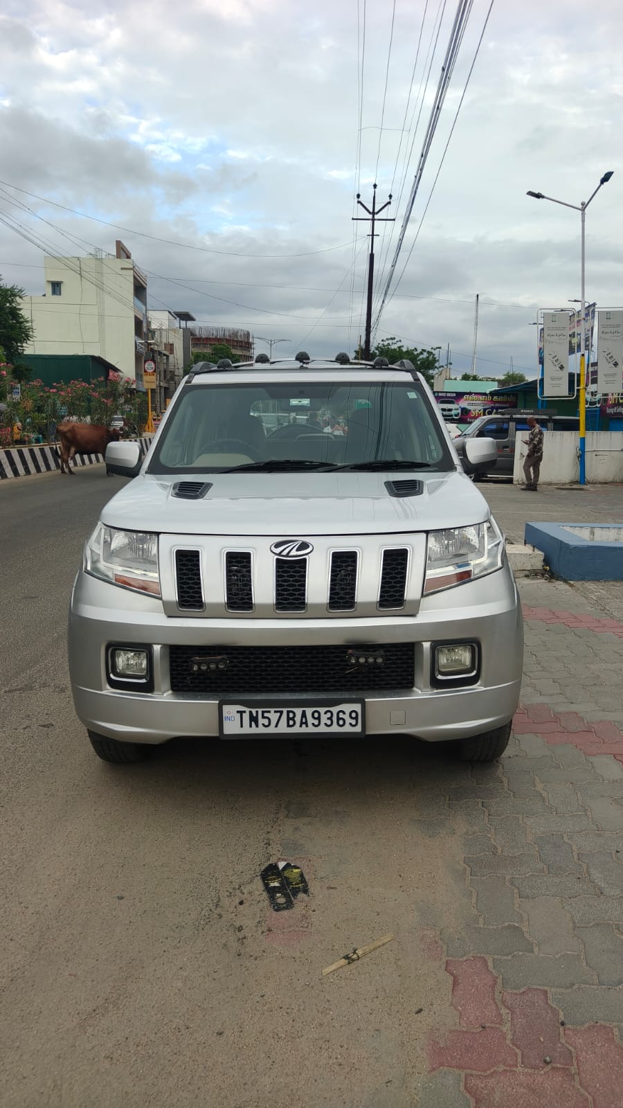 2016 Mahindra TUV300 T8