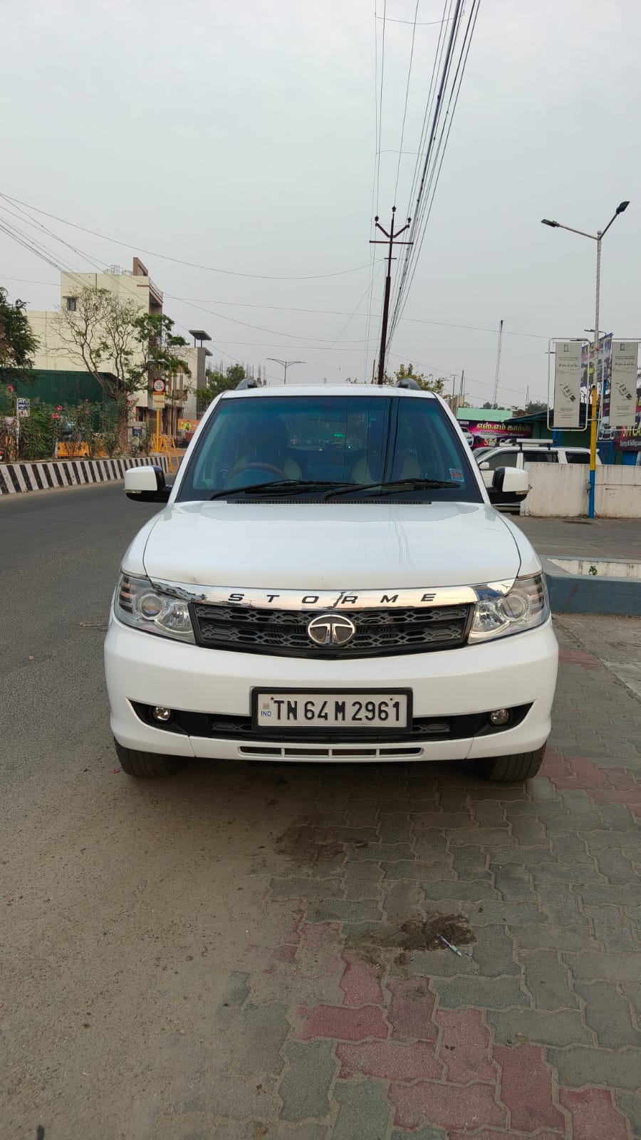 2016 Tata Safari Storme VX 1