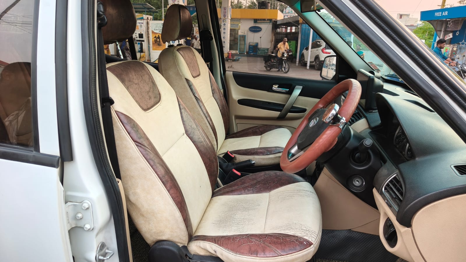 2016 Tata Safari Storme VX 7