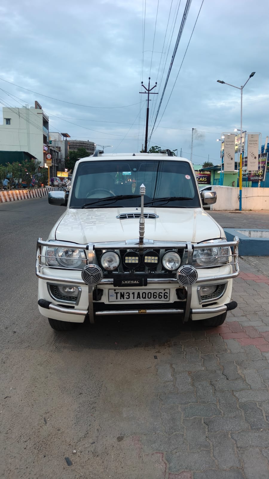 2012 Mahindra Scorpio VLX 1