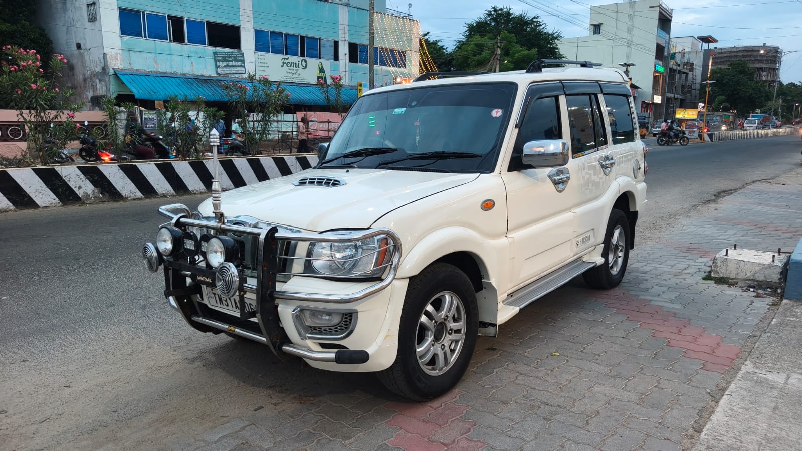 2012 Mahindra Scorpio VLX 2