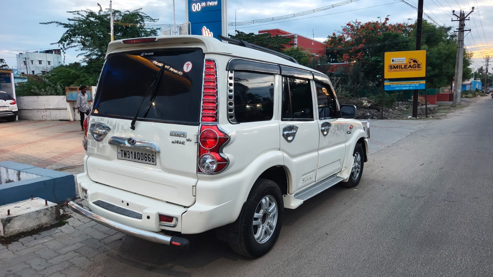 2012 Mahindra Scorpio VLX 5
