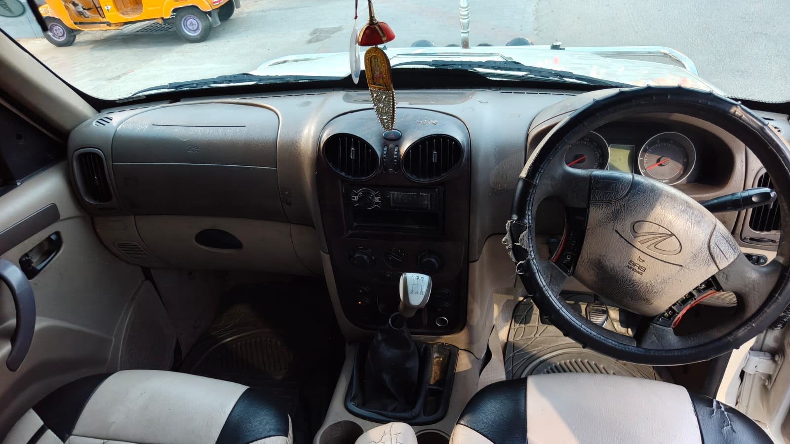 2012 Mahindra Scorpio VLX 9