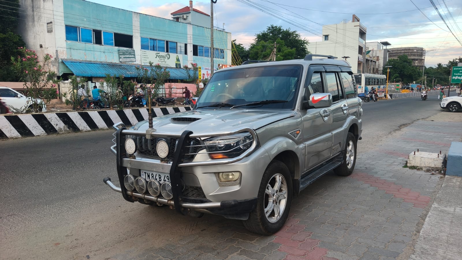 2015 Mahindra Scorpio S10 2