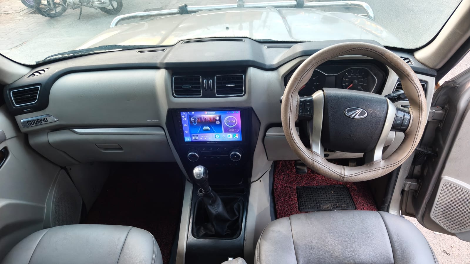 2015 Mahindra Scorpio S10 10