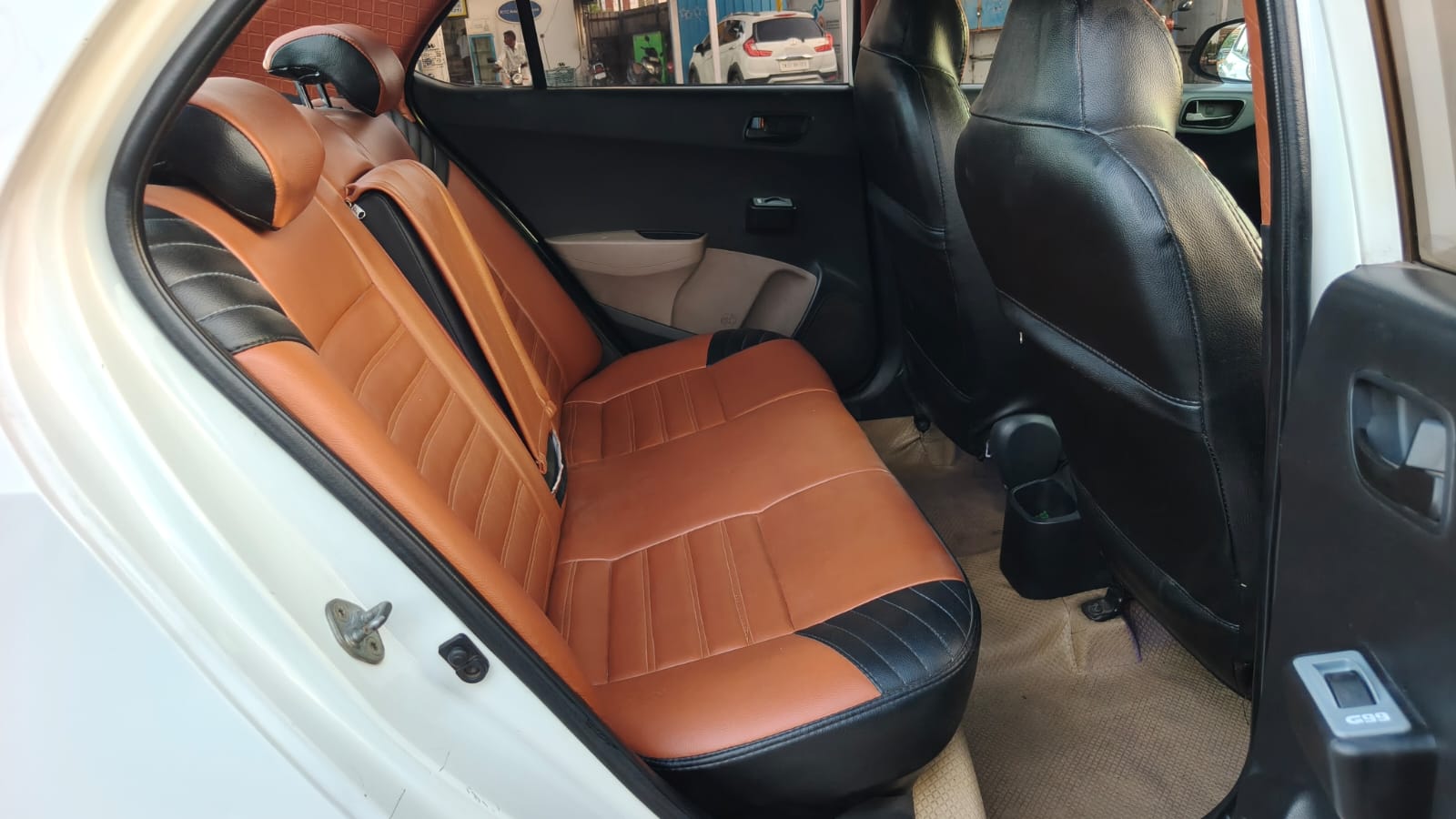 2017 Hyundai Xcent S 8