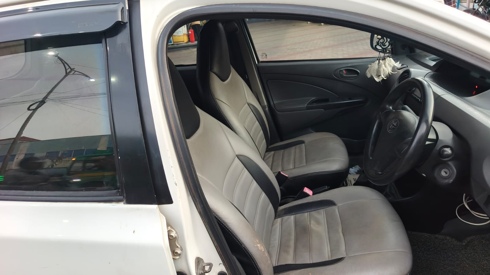 2012 Toyota Etios Liva GD 6