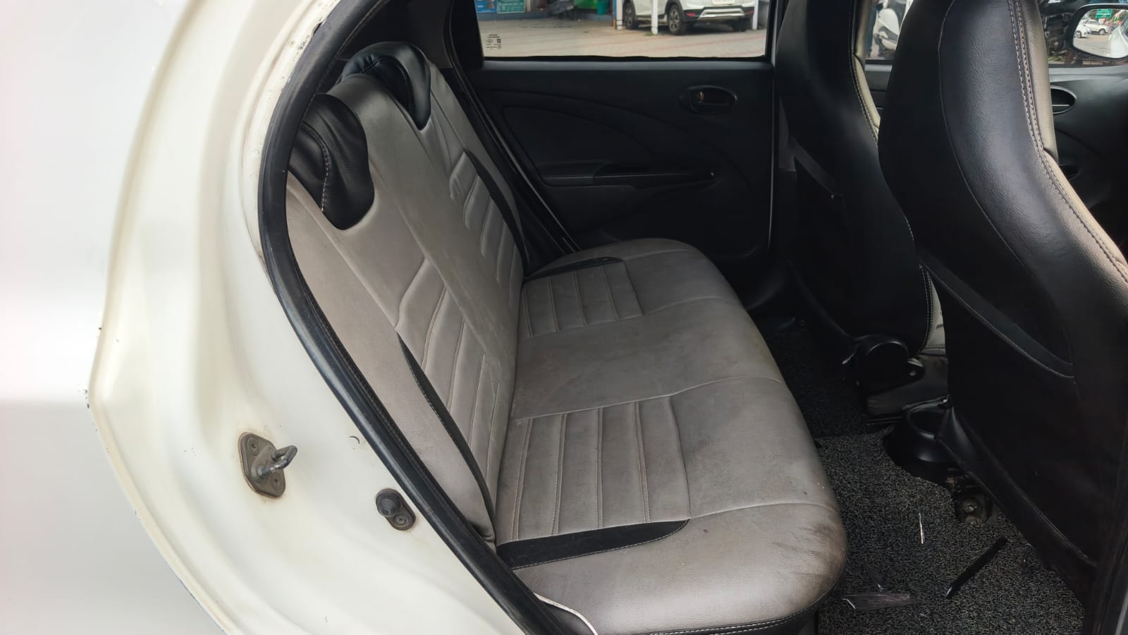 2012 Toyota Etios Liva GD 7