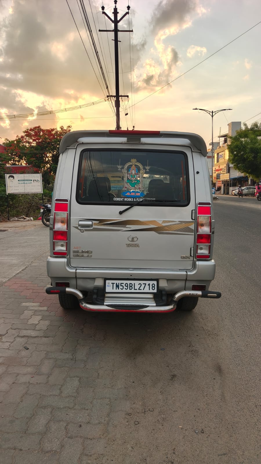 2016 Tata Sumo Gold 5