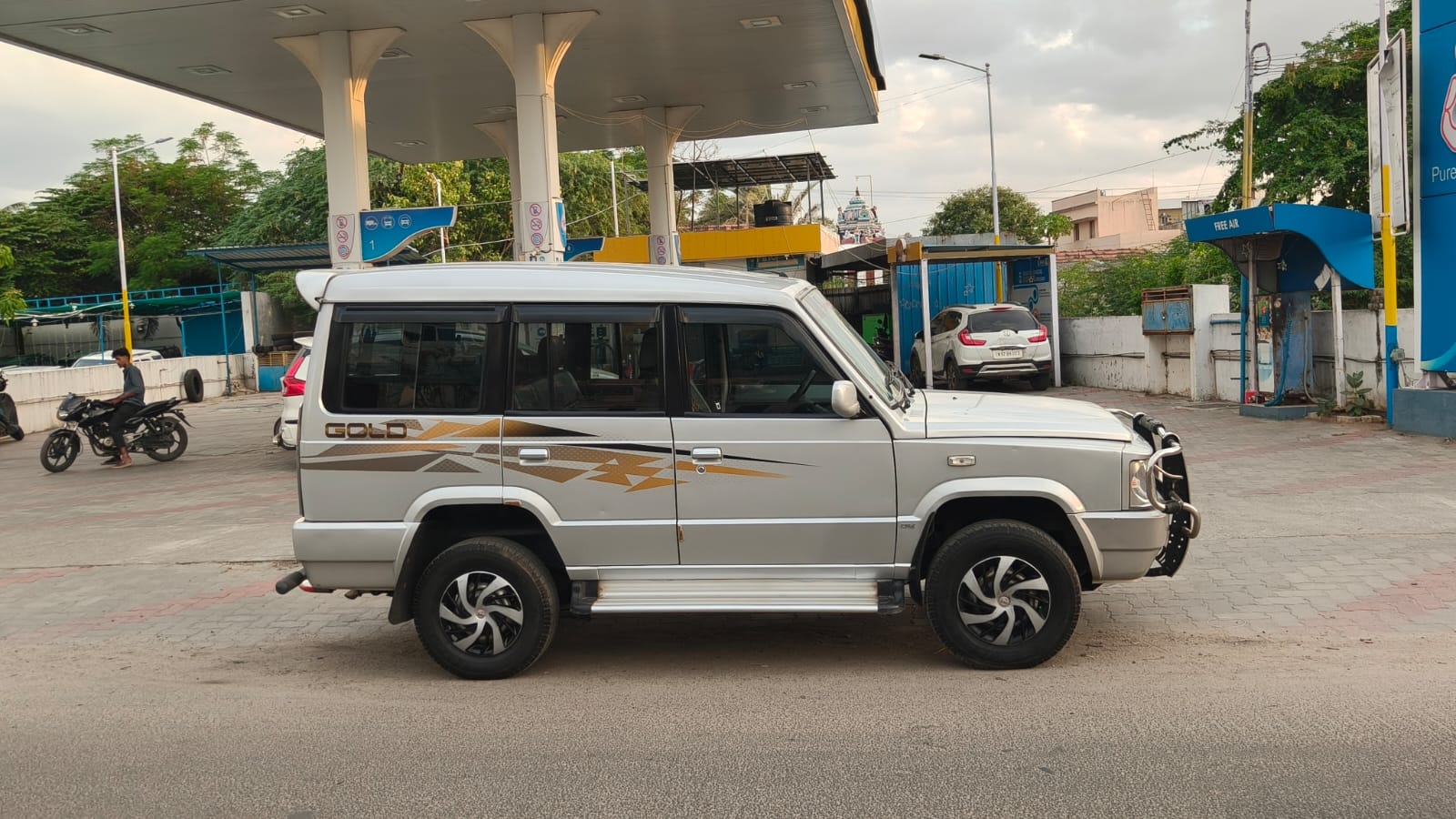 2016 Tata Sumo Gold 7