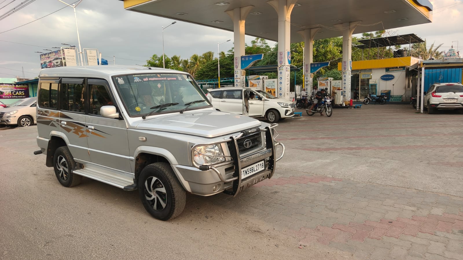 2016 Tata Sumo Gold 8