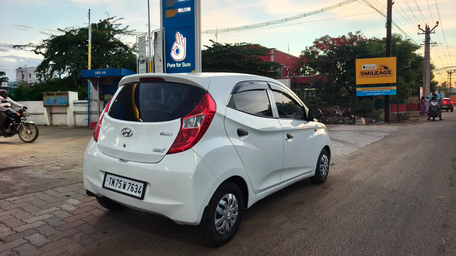 2015 Hyundai Eon Era 5