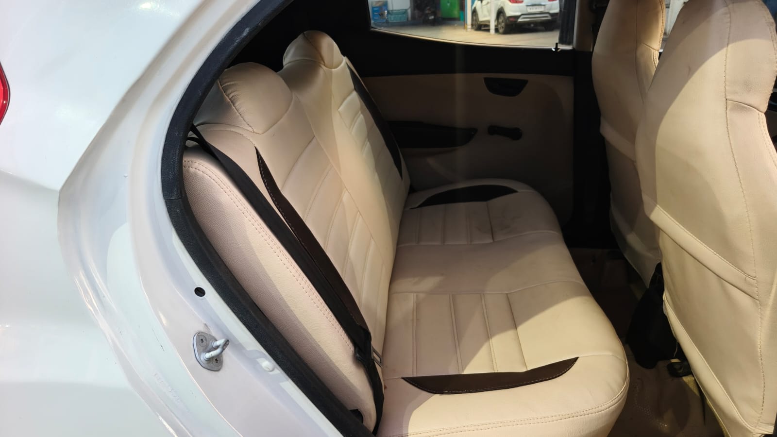 2015 Hyundai Eon Era 8