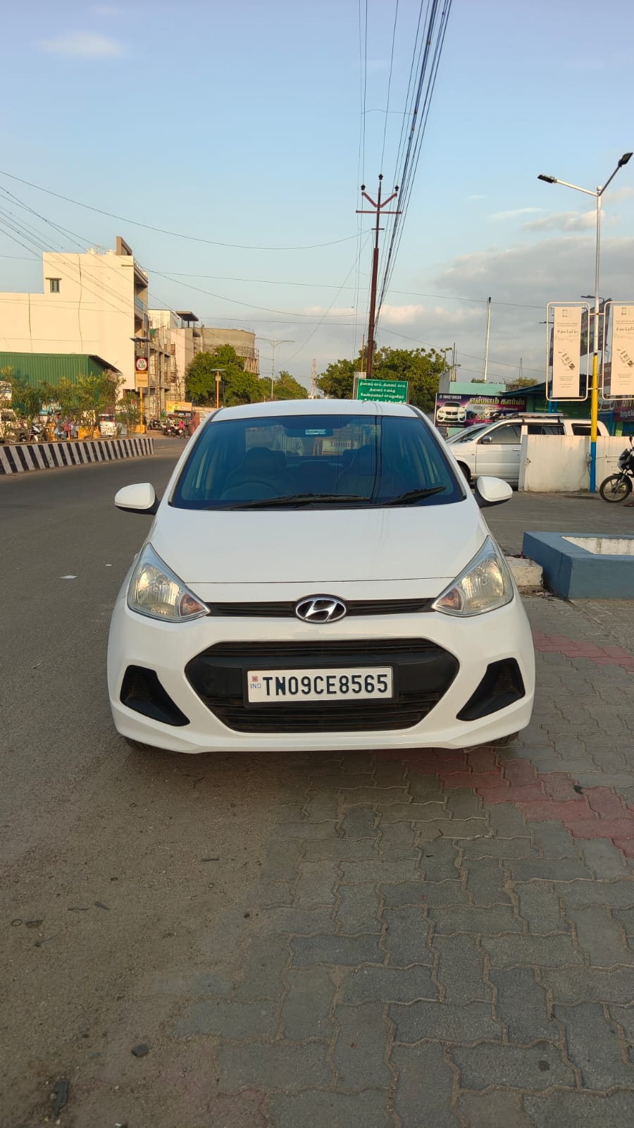 2016 Hyundai Xcent S 1