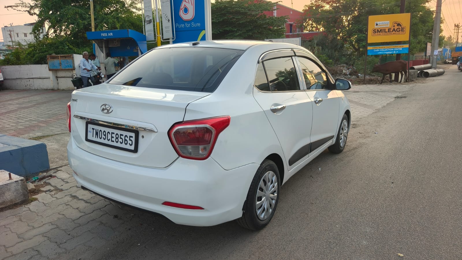 2016 Hyundai Xcent S 3