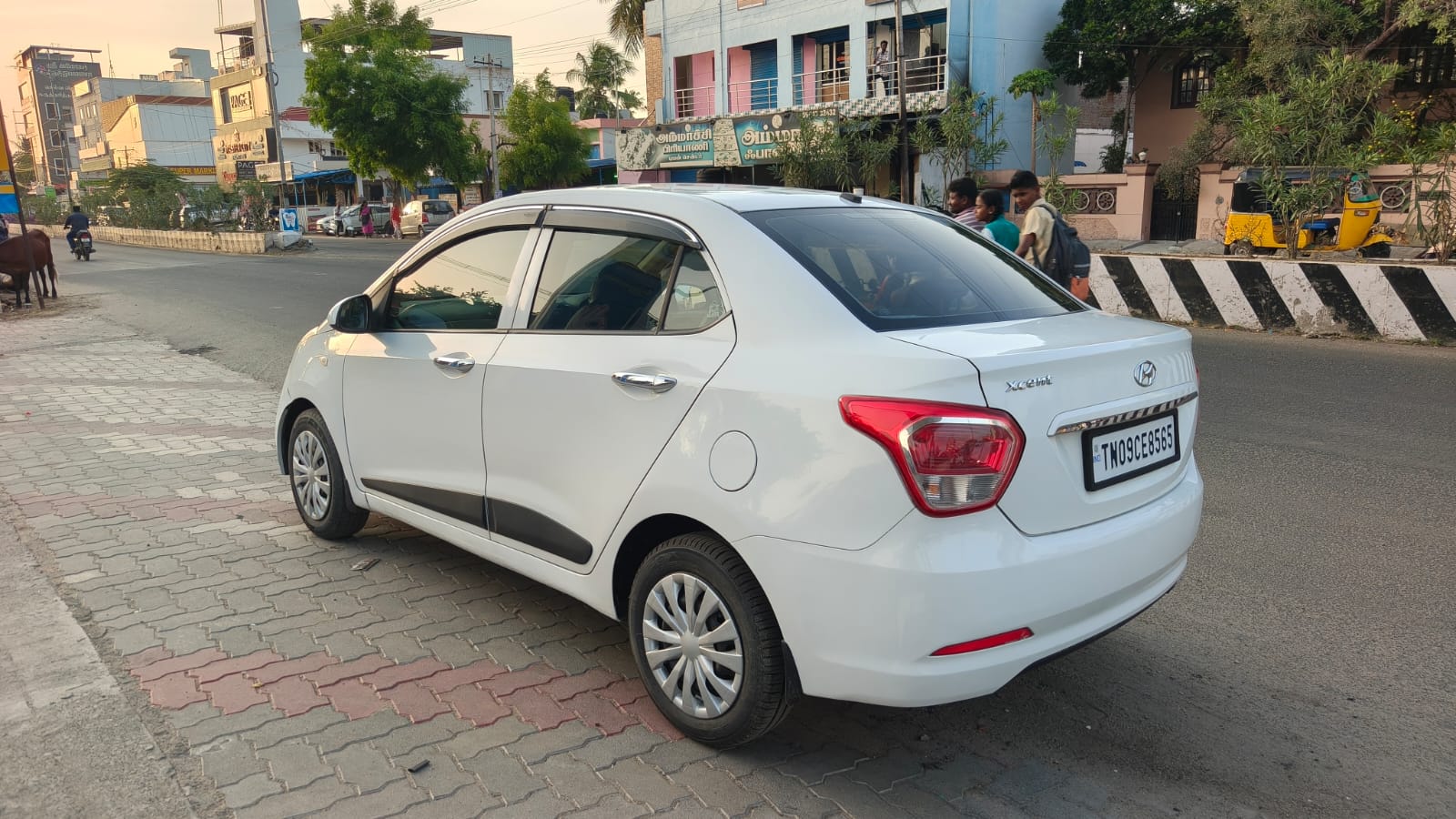 2016 Hyundai Xcent S 5