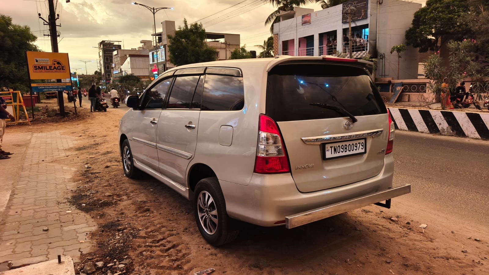 2012 Toyota Innova V 3