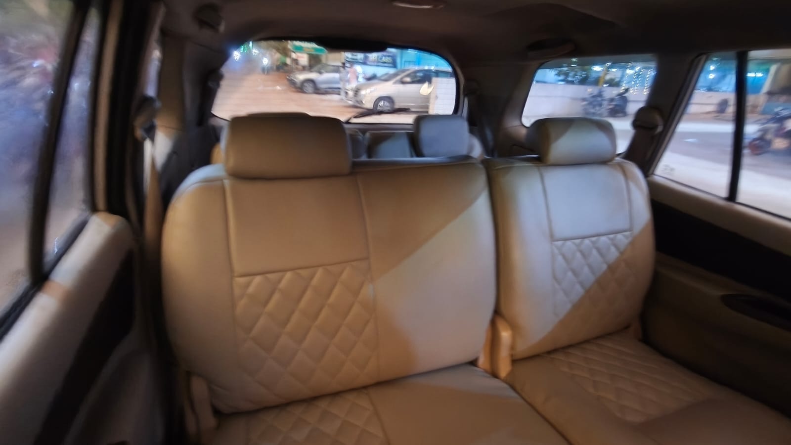2012 Toyota Innova V 10