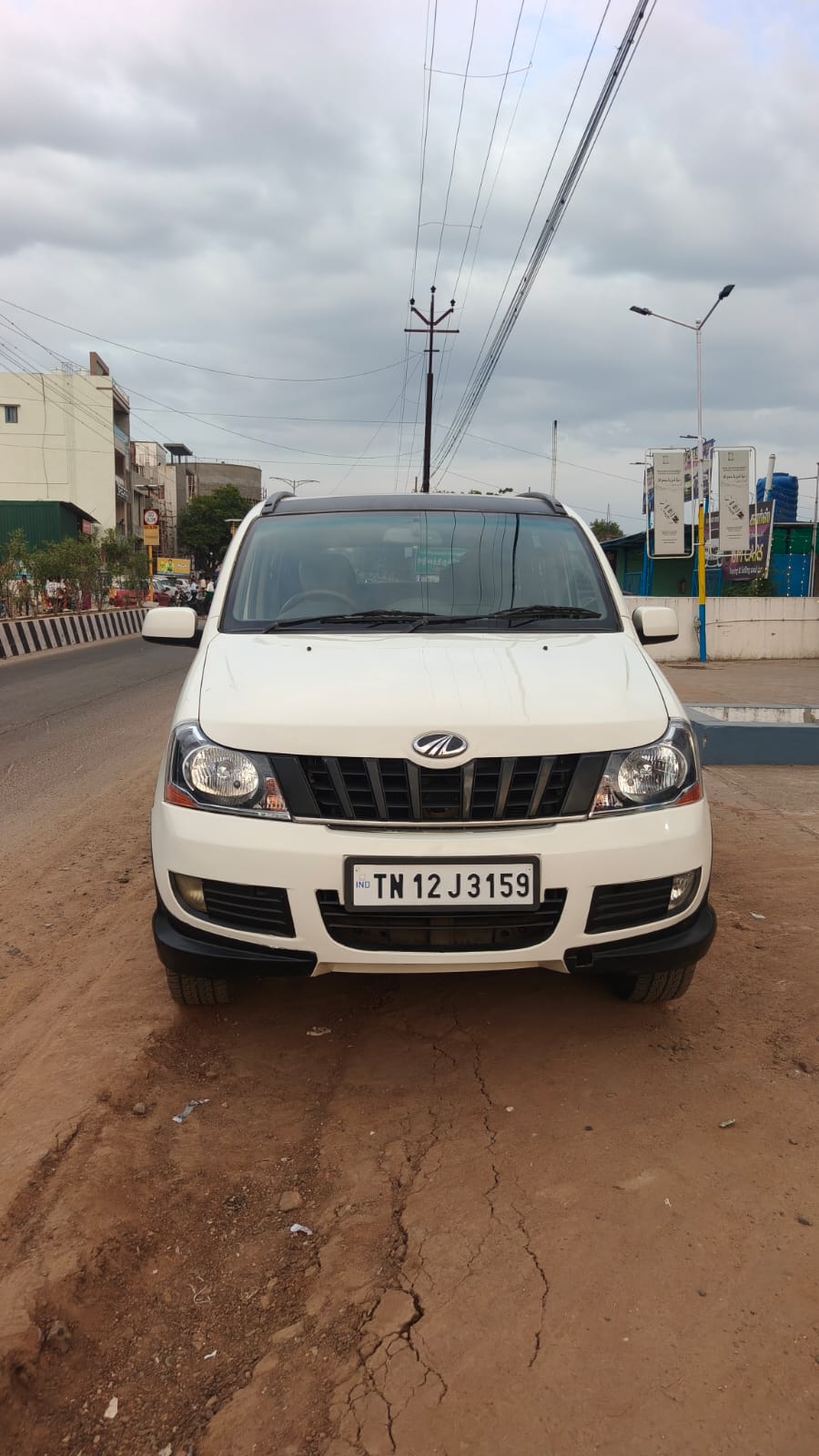 2015 Mahindra Xylo H8 1