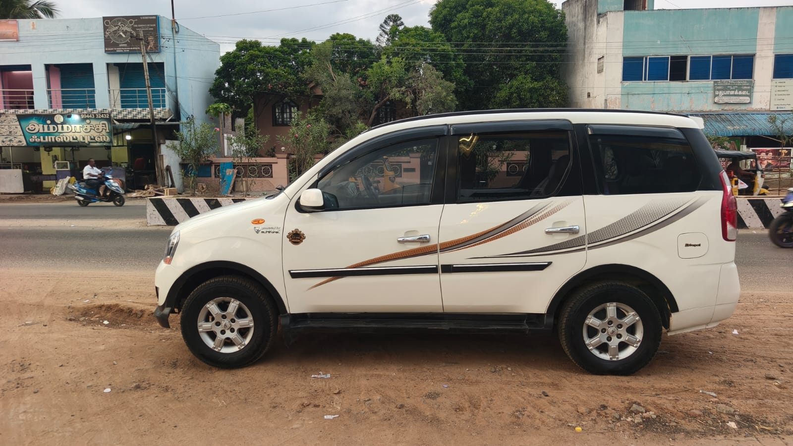 2015 Mahindra Xylo H8 3