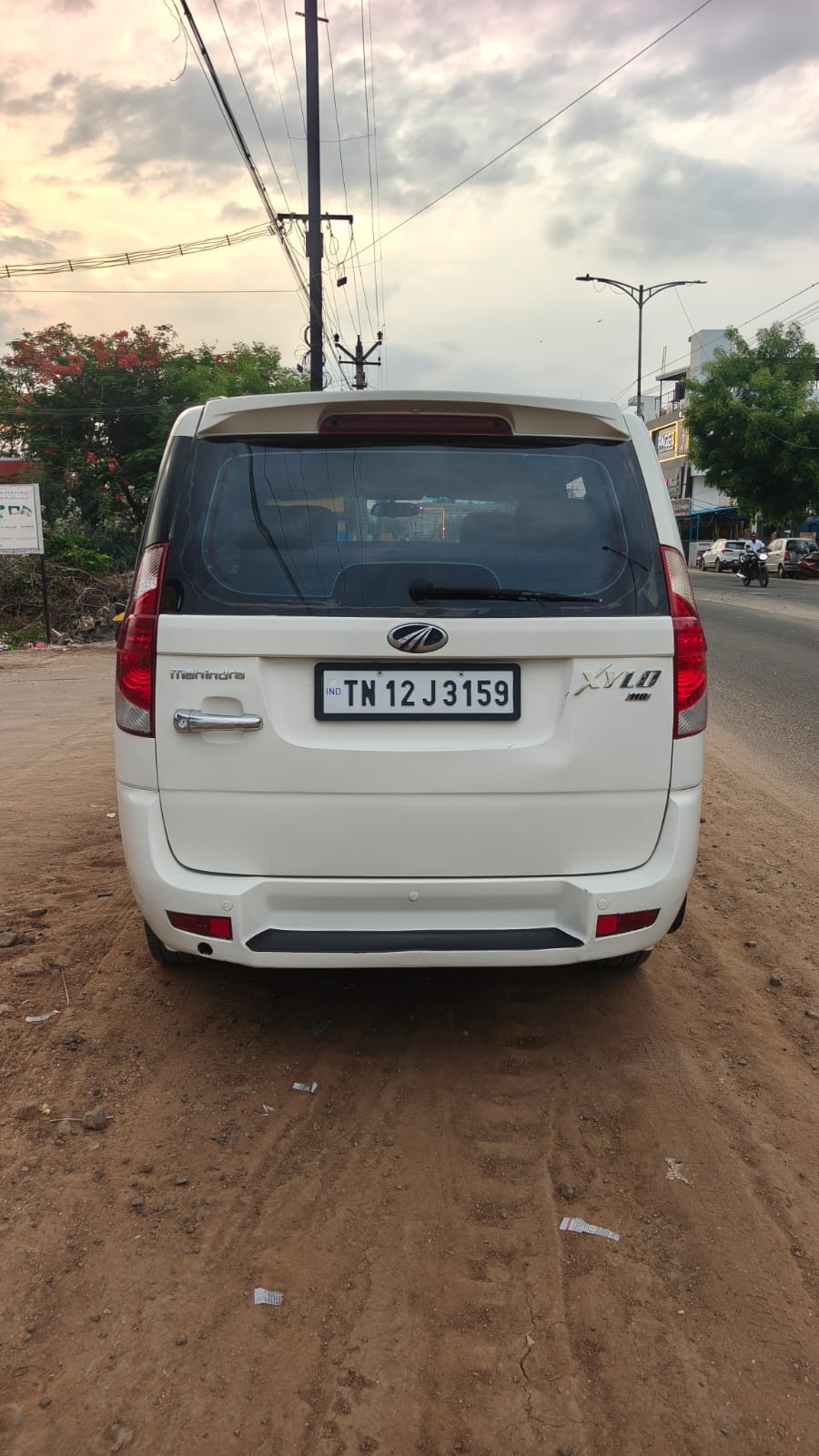 2015 Mahindra Xylo H8 5