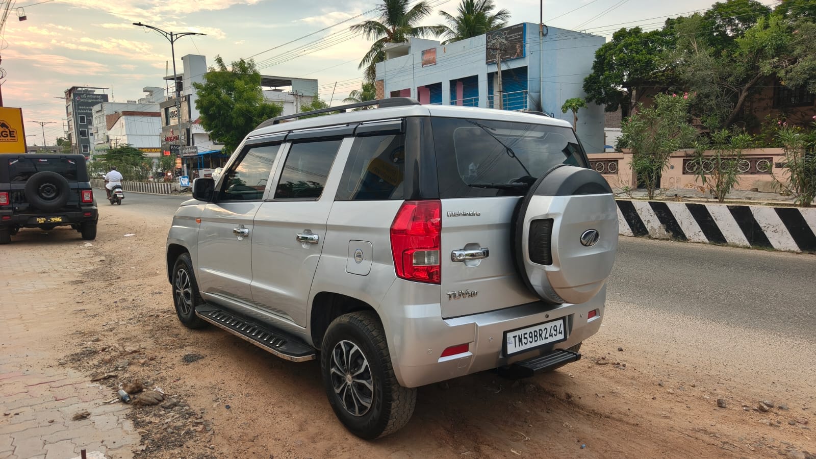 2018 Mahindra TUV300 T6 4