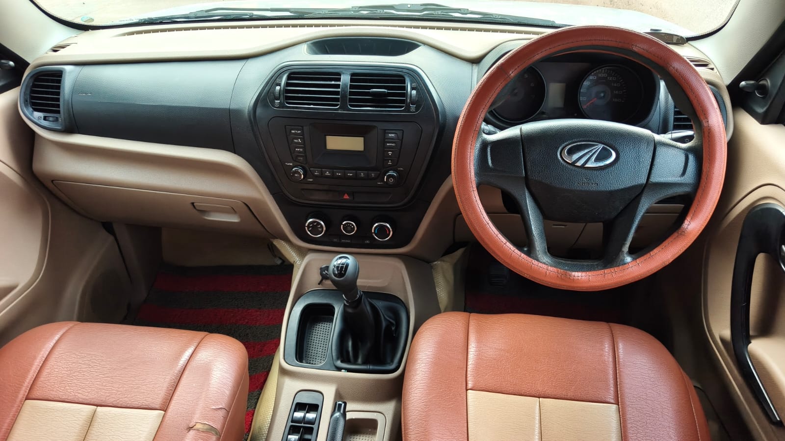 2018 Mahindra TUV300 T6 12