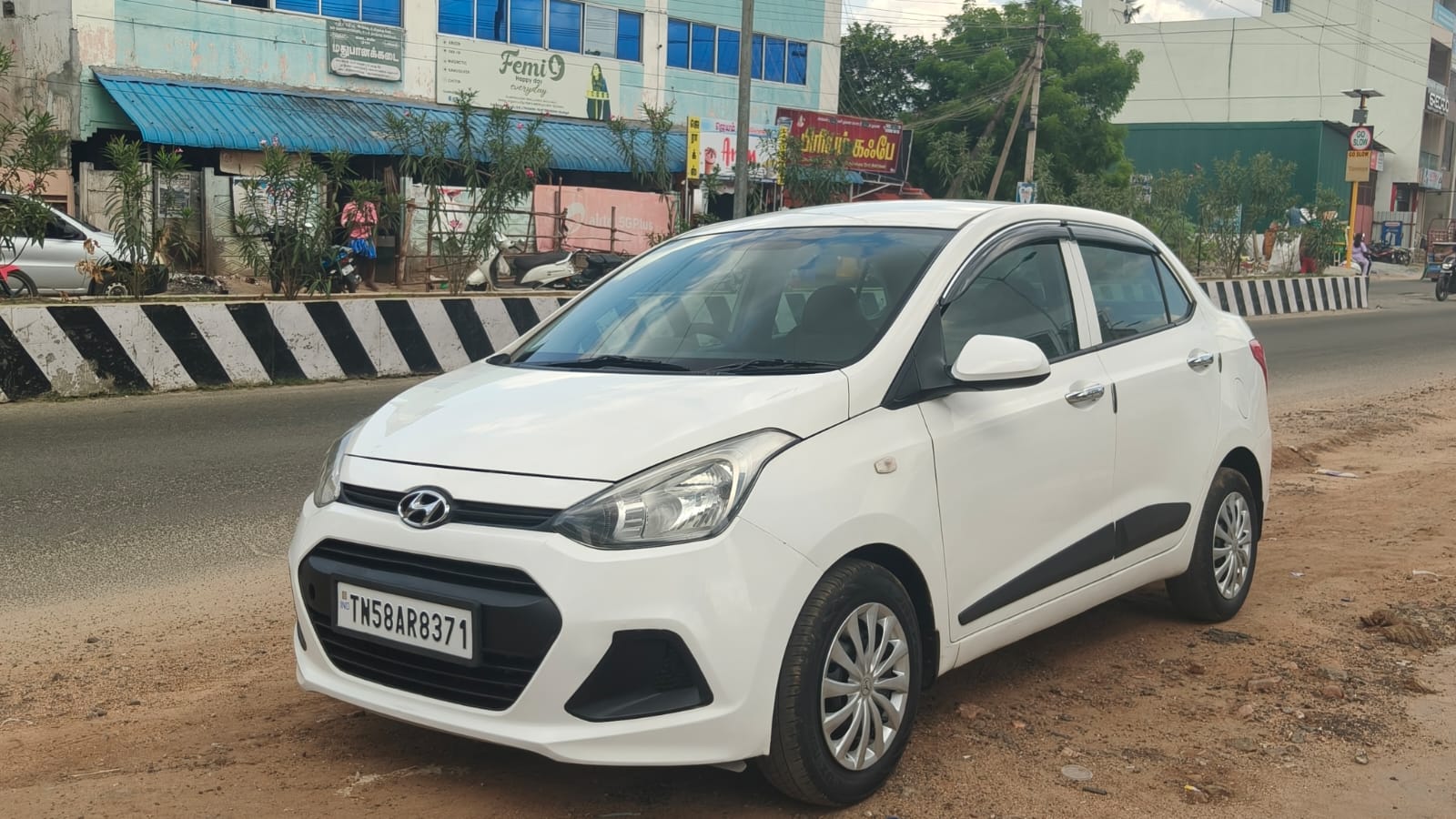 2018 Hyundai Xcent S 2