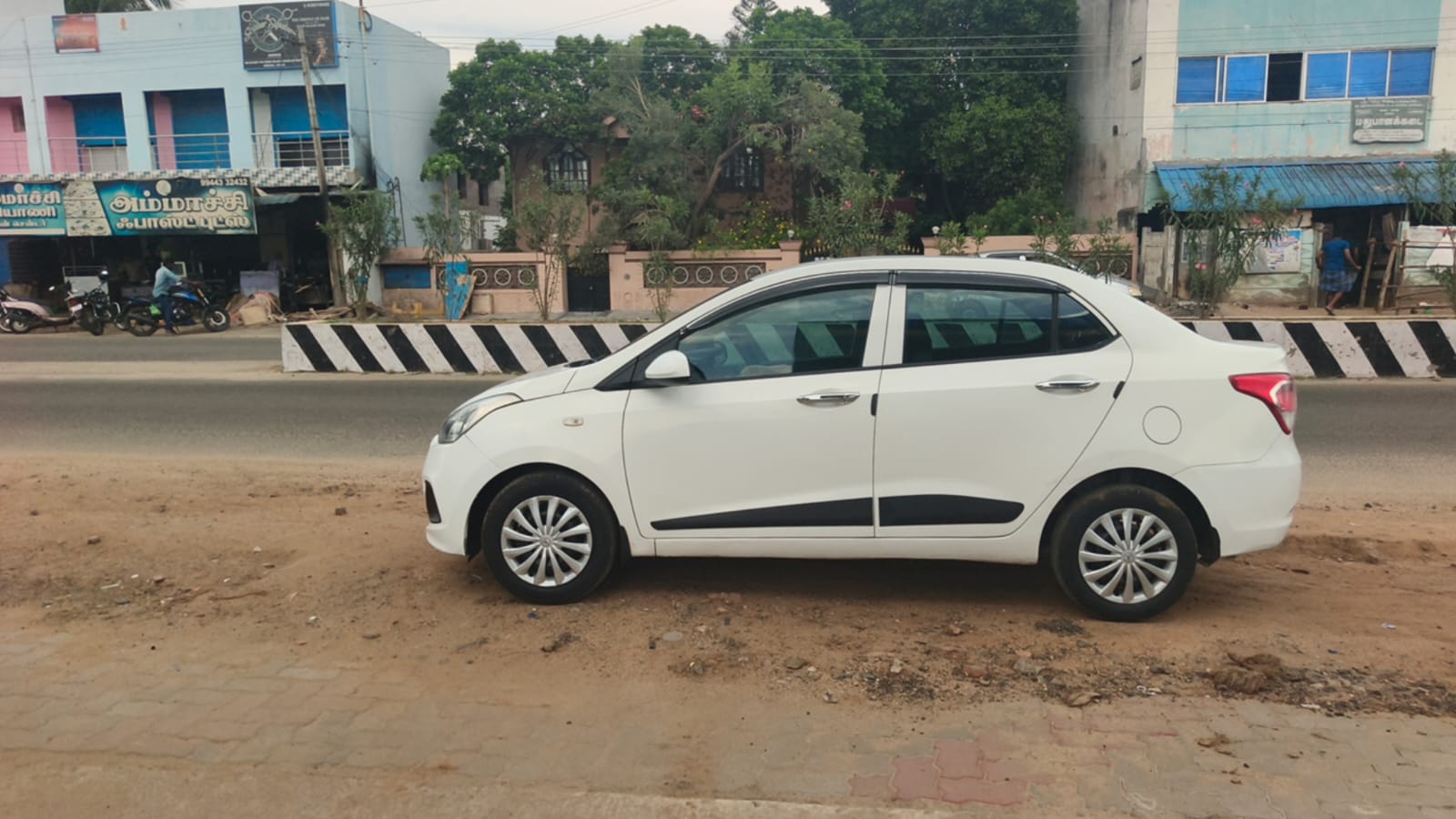 2018 Hyundai Xcent S 3