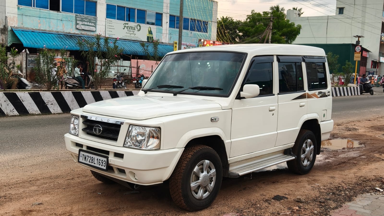 2018 Tata Sumo Gold 2