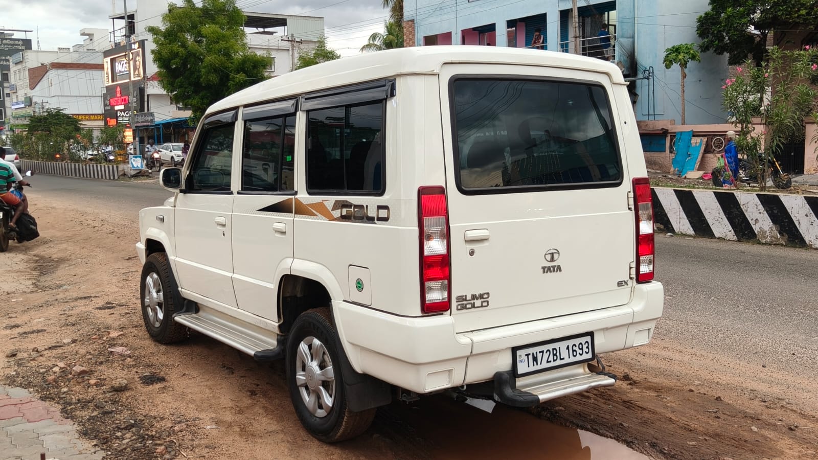 2018 Tata Sumo Gold 4