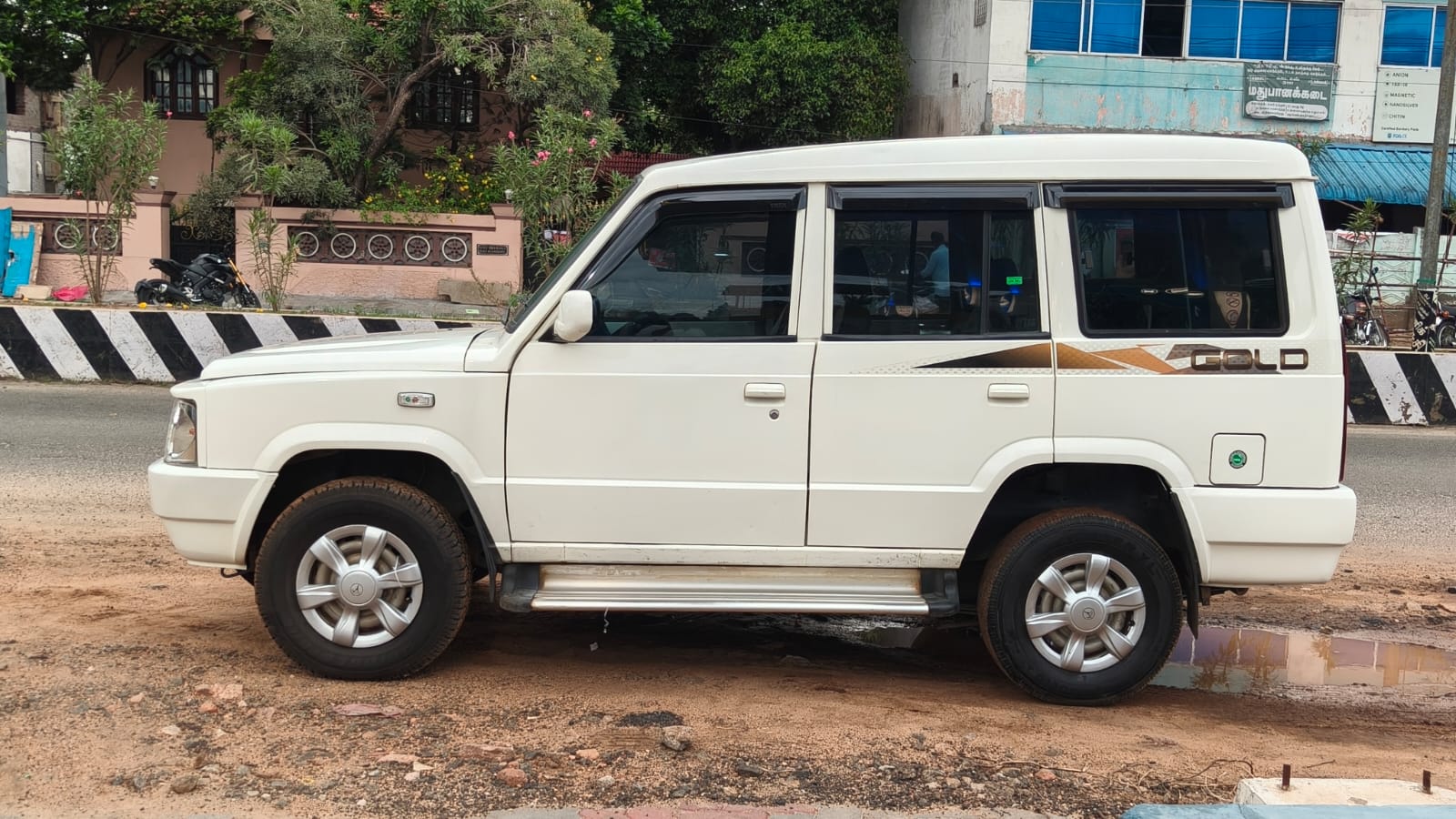 2018 Tata Sumo Gold 3