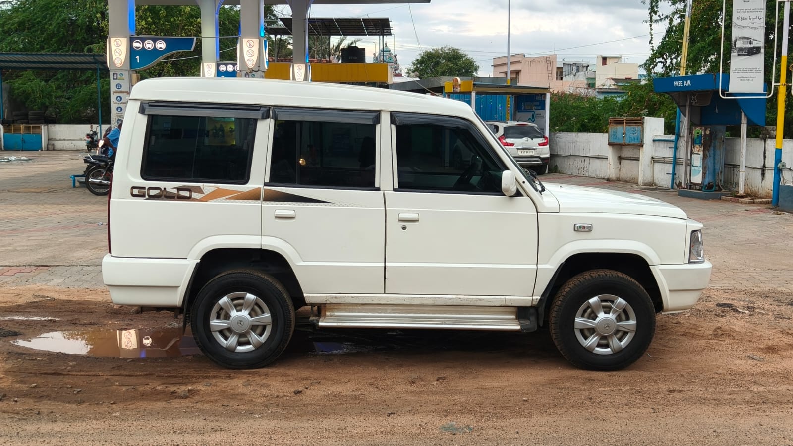 2018 Tata Sumo Gold 7