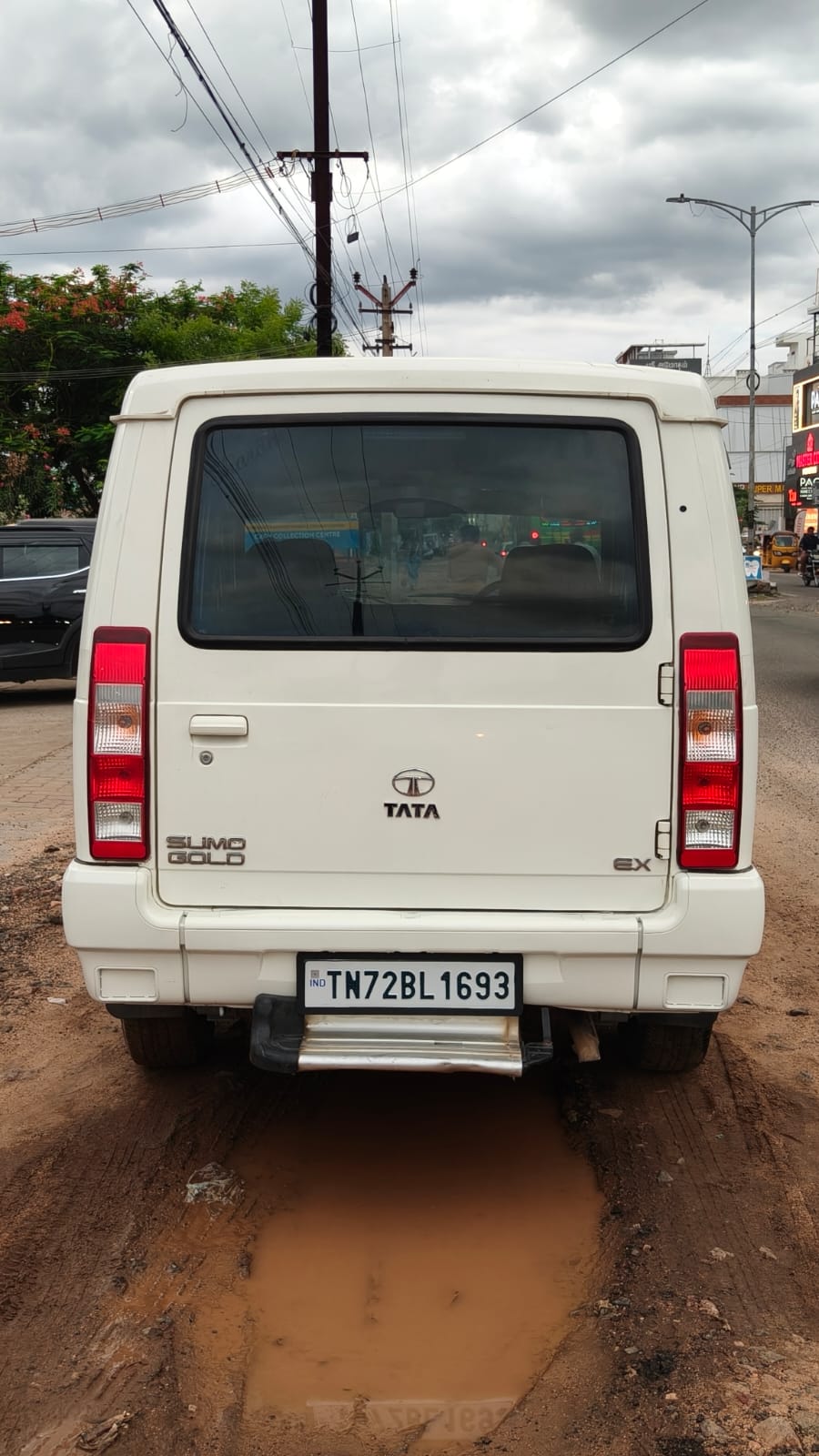 2018 Tata Sumo Gold 5