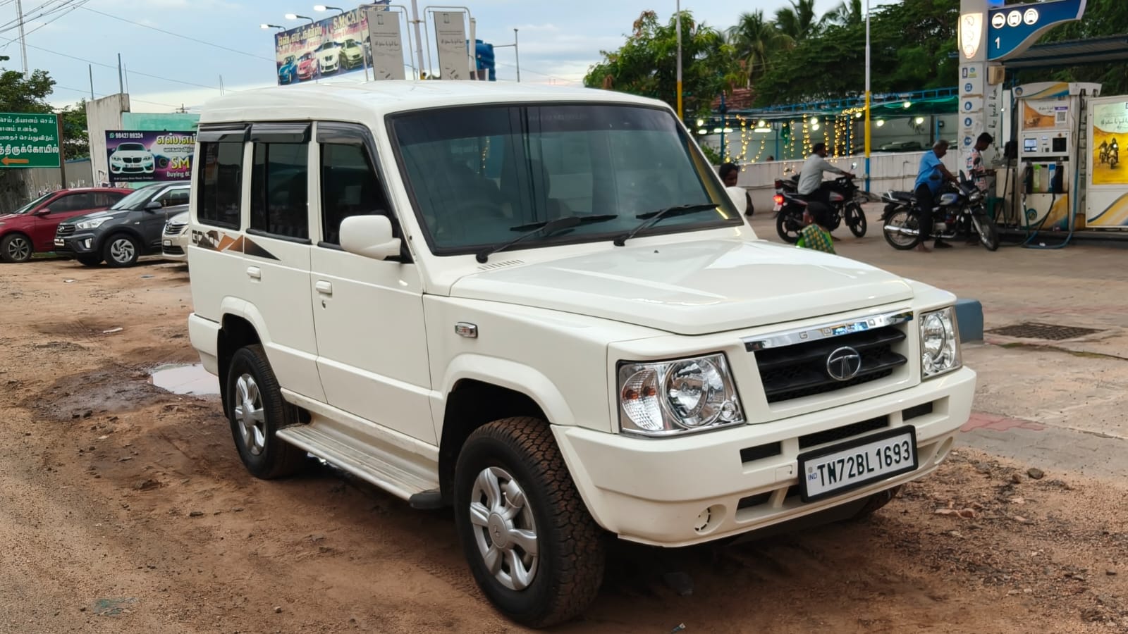 2018 Tata Sumo Gold 8