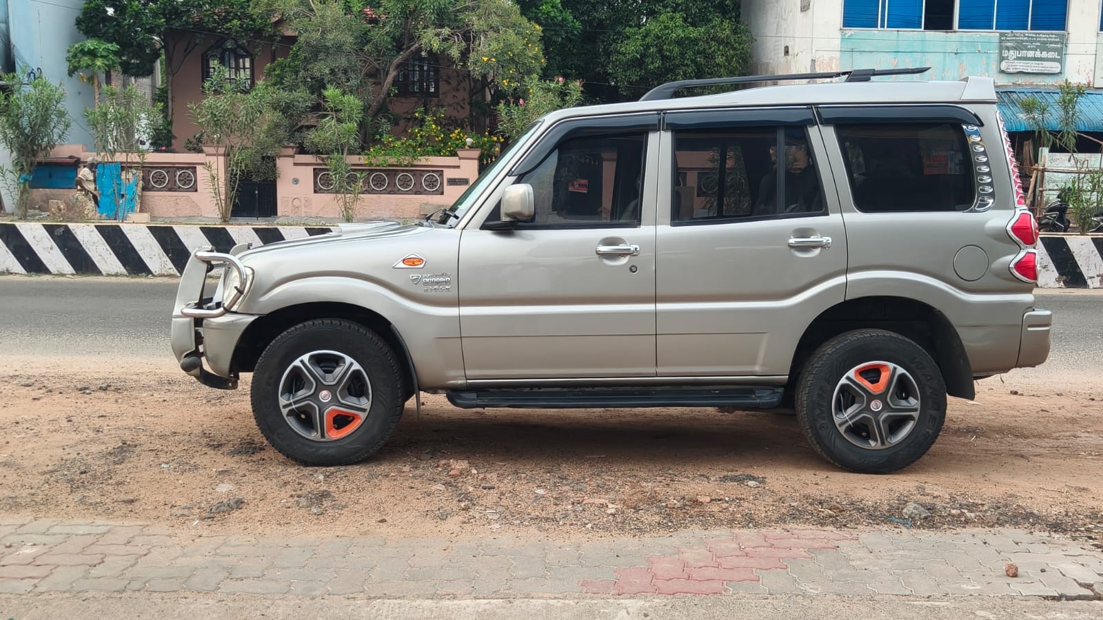2008 Mahindra Scorpio SLX 3
