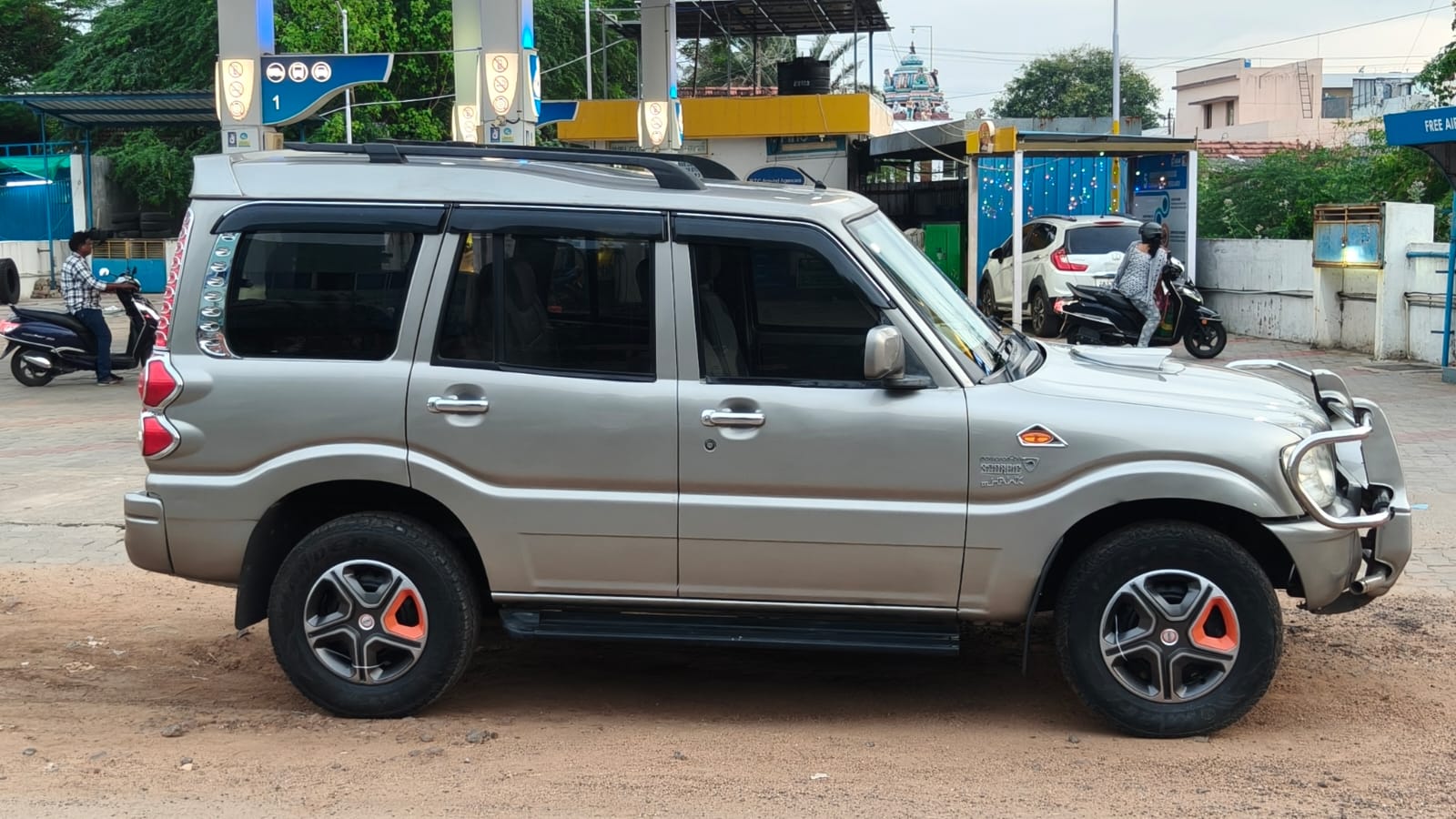 2008 Mahindra Scorpio SLX 7
