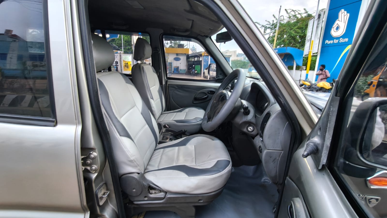 2008 Mahindra Scorpio SLX 9