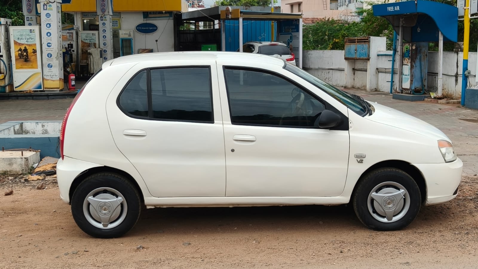 2015 Tata Indica V2 LS 7
