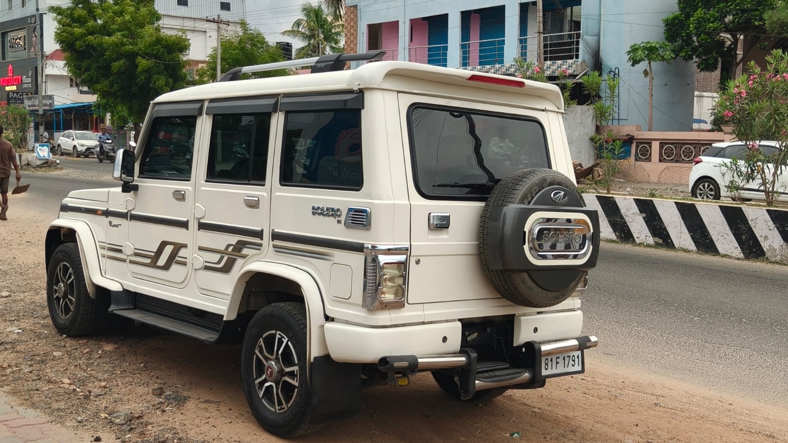 2021 Mahindra Bolero B6 4