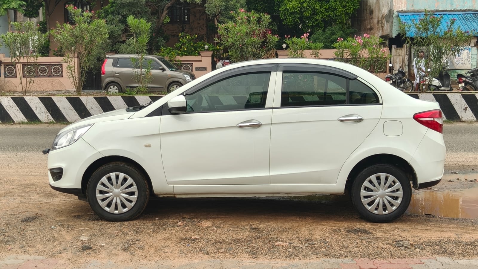2018 Tata Zest XE 3