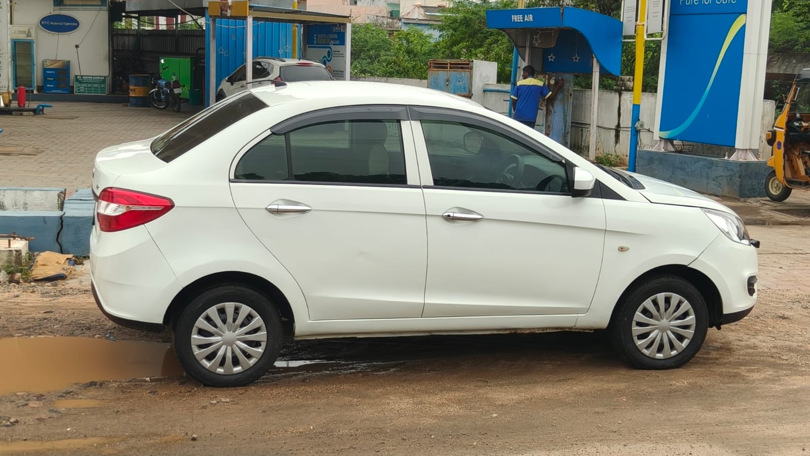 2018 Tata Zest XE 6